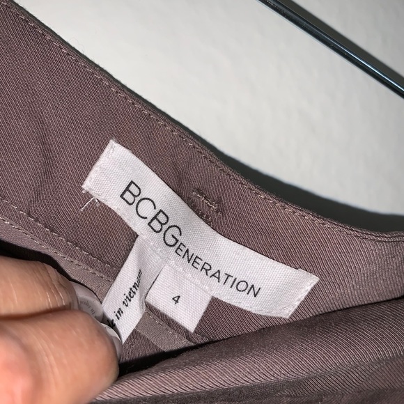 BCBG dress shorts size 4 - Picture 4 of 5